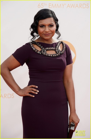 Illustration for article titled Mindy Kaling Really Likes Putting One Hand On Her Hip